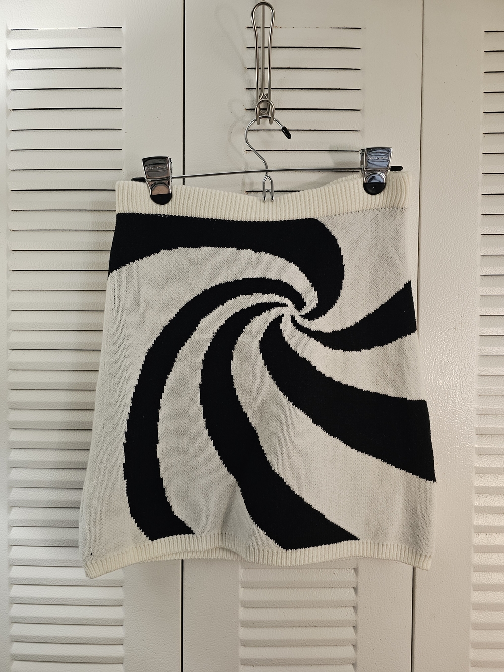 Black & Cream Spiral Knit Mini Skirt